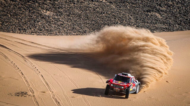 Carlos Sainz, con su Mini durante la octava etapa del Dakar 2020