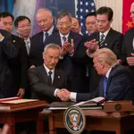  EE UU y China firman la primera fase del fin de las hostilidades comerciales