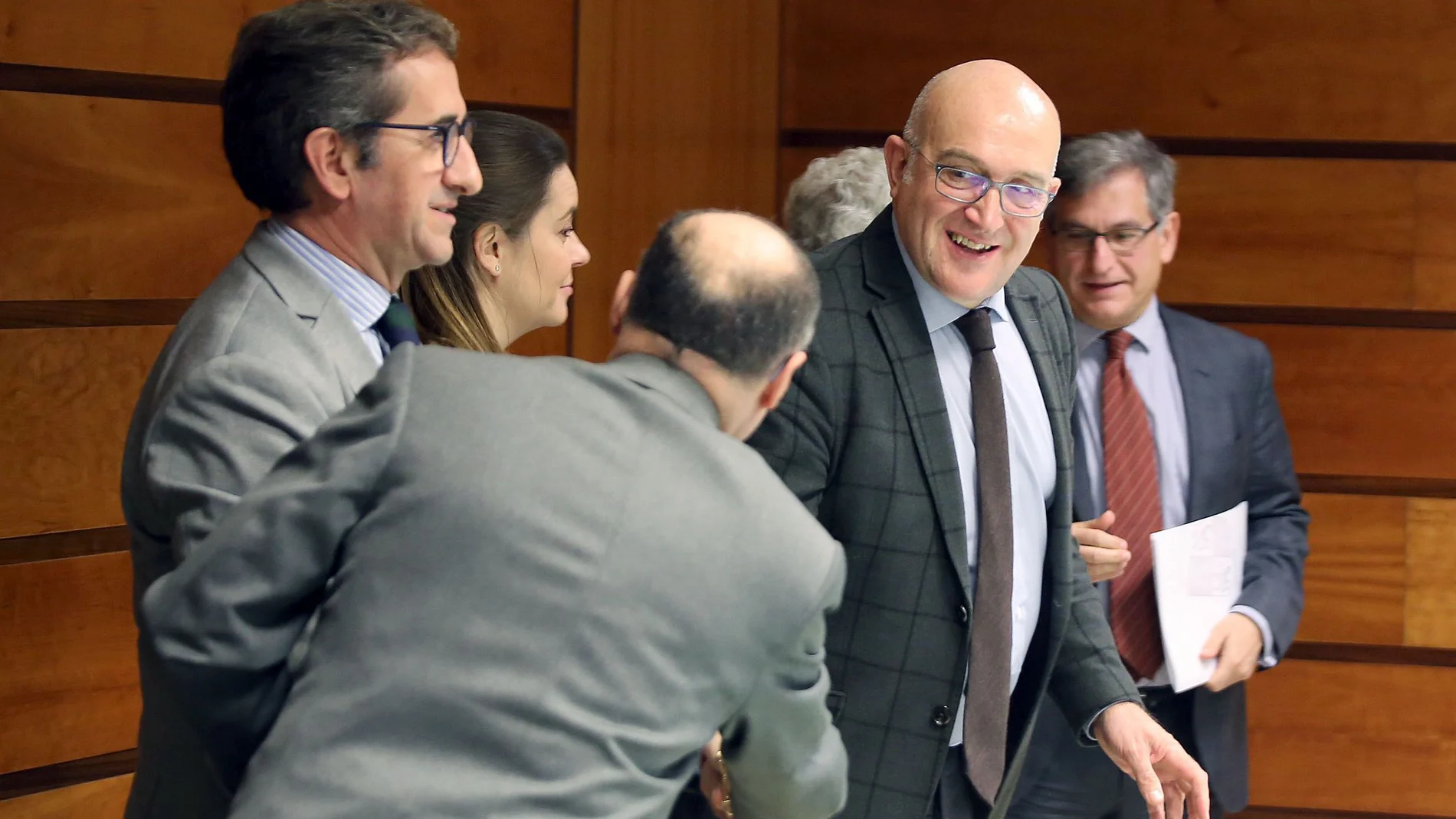 El consejero de Agricultura, Ganadería y Desarrollo Rural, Jesús Julio Carnero, momentos antes de la reunión en la que se ha aprobado la cláusula de mediación