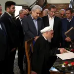  Rohani rechaza renegociar el acuerdo nuclear