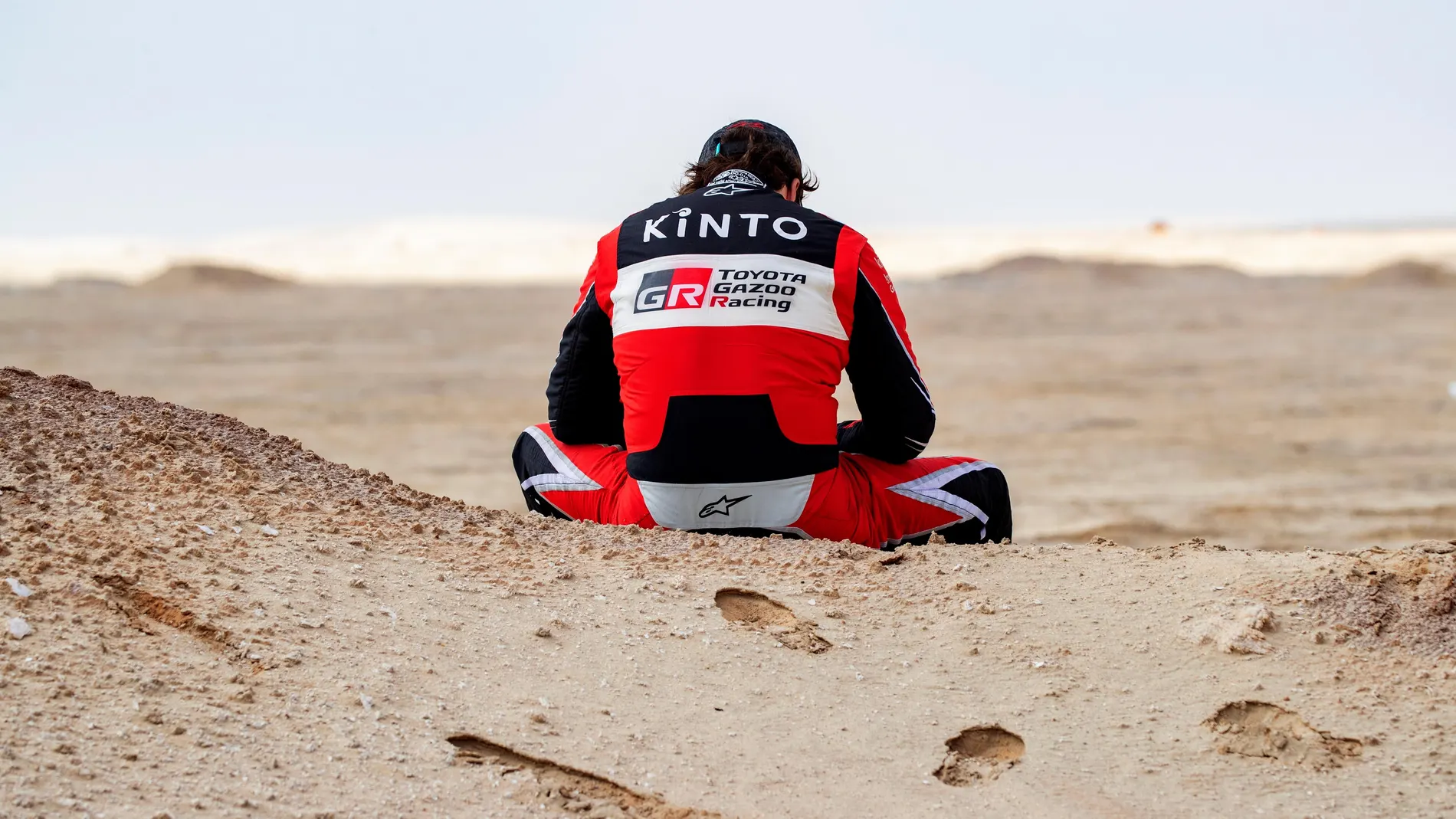 El piloto español Fernando Alonso cuando corrió el Dakar