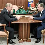 El presidente ruso, Vladimir Putin, durante una reunión con el vicepresidente del Consejo de Seguridad ruso, Dimitri Medvedev, en Moscú