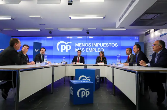 Las regiones del PP exigen por carta a Hacienda autonomía para bajar los impuestos