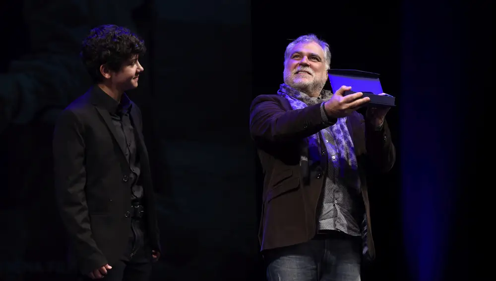 El sevillano Benito Zambrano recogió el premio al mejor director y guión por "Intemperie"