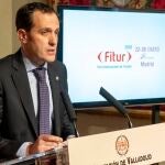 El presidente de la Diputación de Valladolid, Conrado Íscar, presenta el expositor de la institución provincial en Fitur 2020