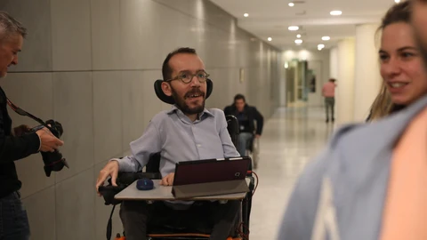 El portavoz de Unidas Podemos en el Congreso, Pablo Echenique por los pasillos del Congreso de los DiputadoMarta Fernández Jara / Europa Press21/01/2020