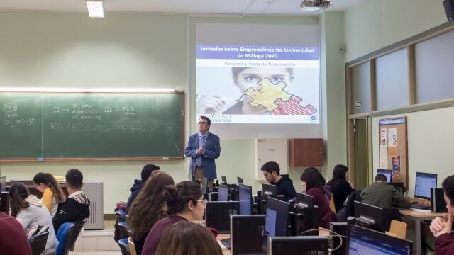 Jornada formativa del proyecto Edufinet de Unicaja para alumnos universitarios de la UMA