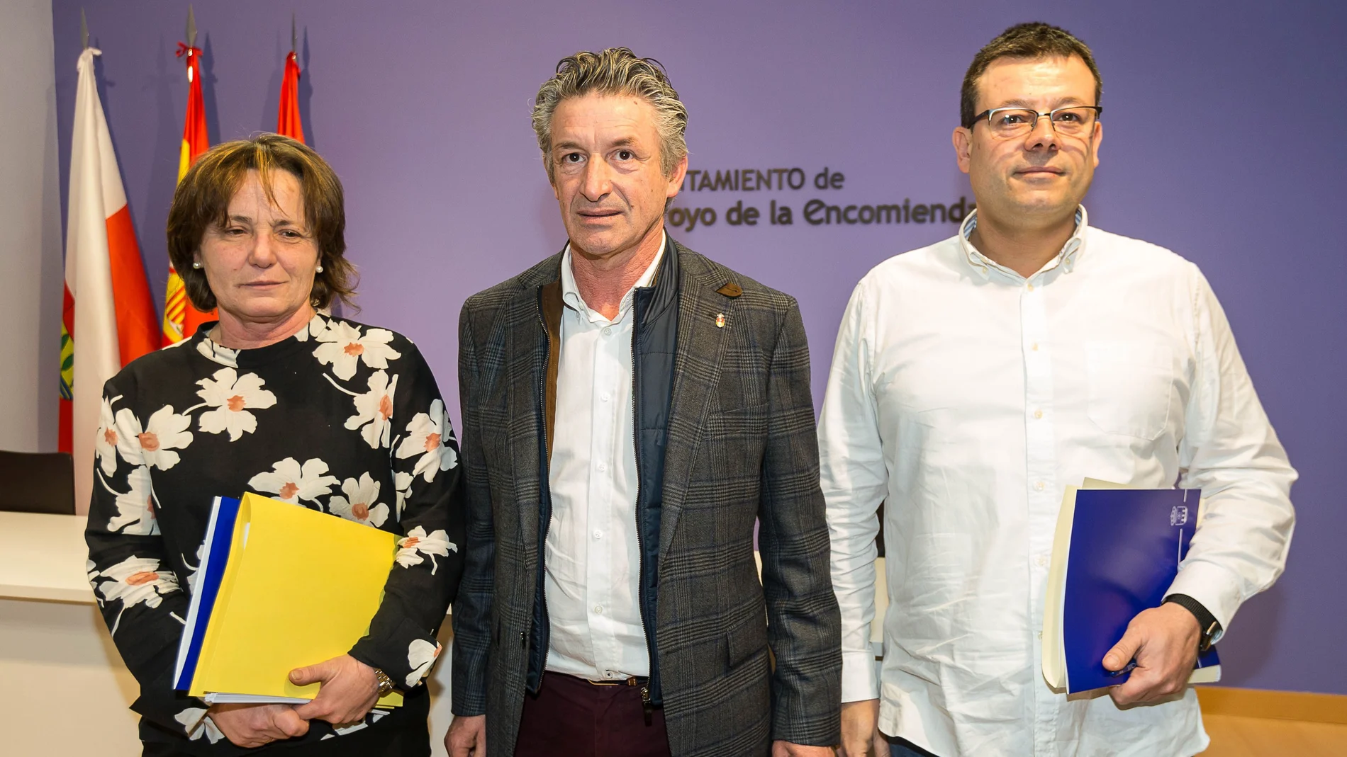 El alcalde Sarbelio González presenta las Cuentas junto a los concejales de Presidencia, Luis Guillermo Gago (IPA), y de Hacienda, María Ángeles Retamero (Ciudadanos)