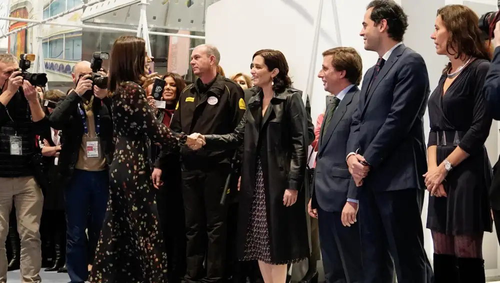 Isabel Díaz Ayuso, junto al alcalde de Madrid, José Luis Martínez-Almeida, ha acompañado a Su Majestad la Reina de España, Doña Letizia, en la inauguración de la Feria Internacional de Turismo Fitur