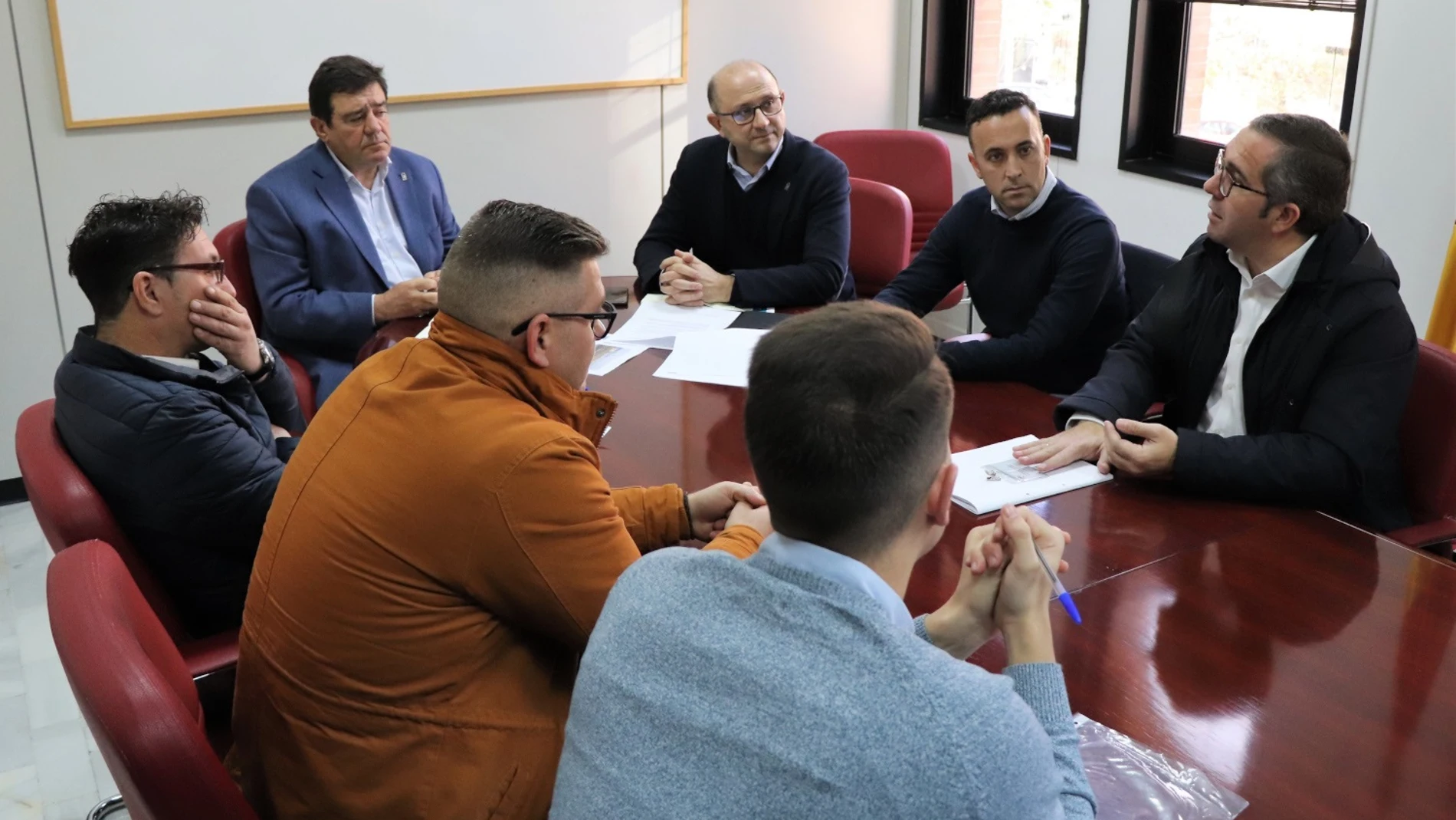 Junta impulsa una mesa de trabajo para analizar posibles vías de aprovechamiento de los restos de la cosecha del arroz