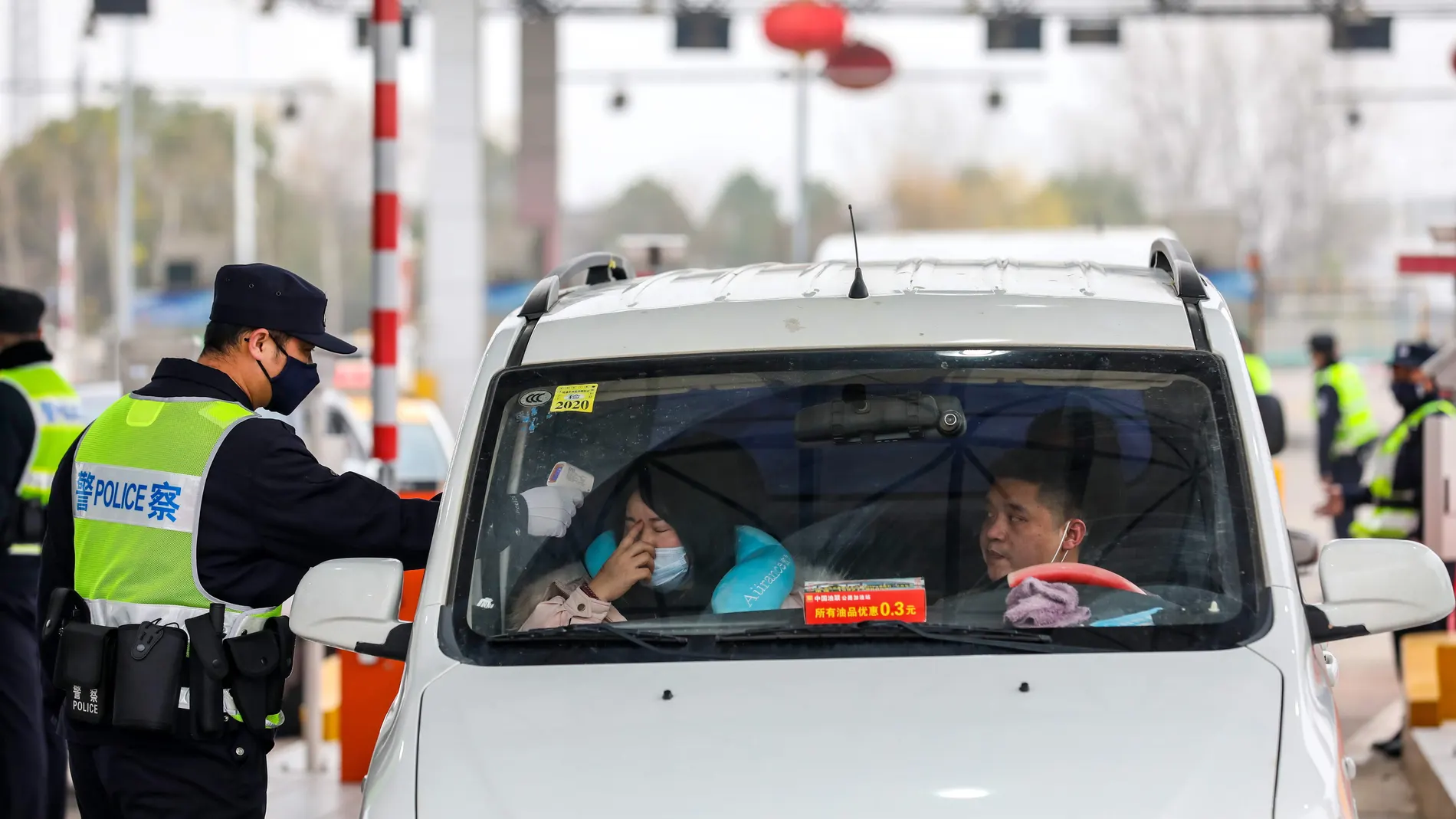 China's Wuhan shuts down public transportation amid new coronavirus spreading