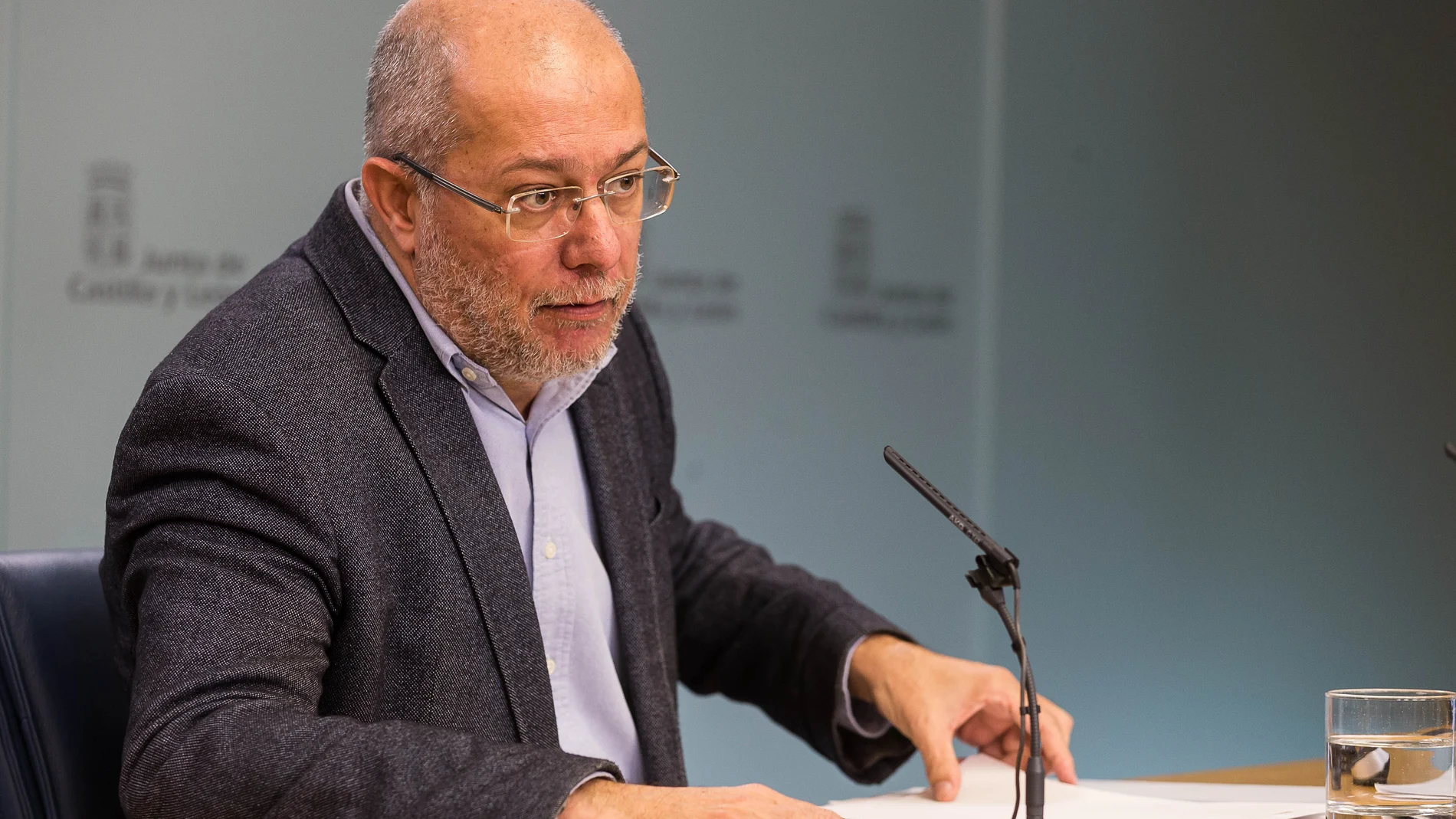 El vicepresidente, portavoz y consejero de Transparencia, Ordenación del Territorio y Acción Exterior, Francisco Igea, comparece en rueda de prensa posterior al Consejo de Gobierno