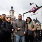 Los venezolanos Luis Alberto Rodríguez, Ana Gabriela Morillo, Luis Almeida y Mirka Guevara, en la Puerta del Sol