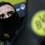Paco Alcácer en el banquillo del Borussia Dortmund.