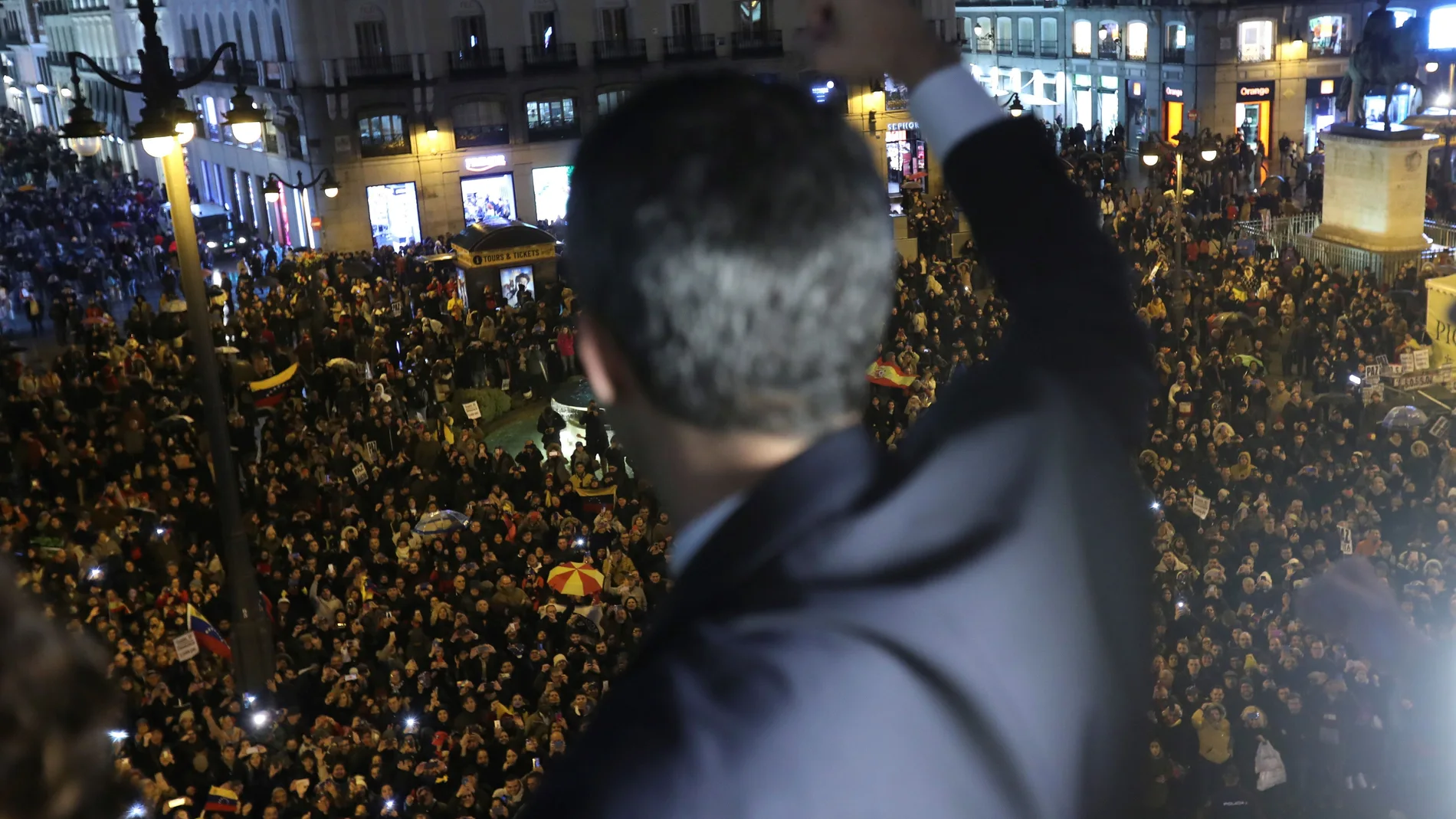 Guaidó se dirige a los venezolanos desde la Puerta del Sol