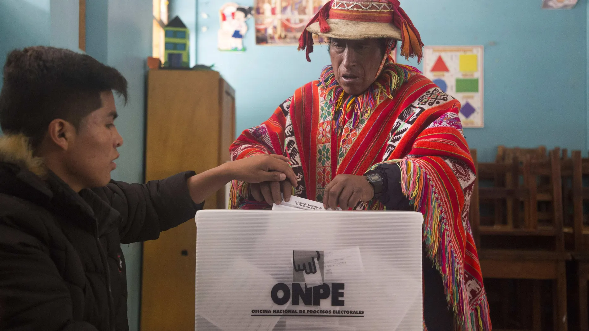 Perú inicia con normalidad sus elecciones extraordinarias al Congreso