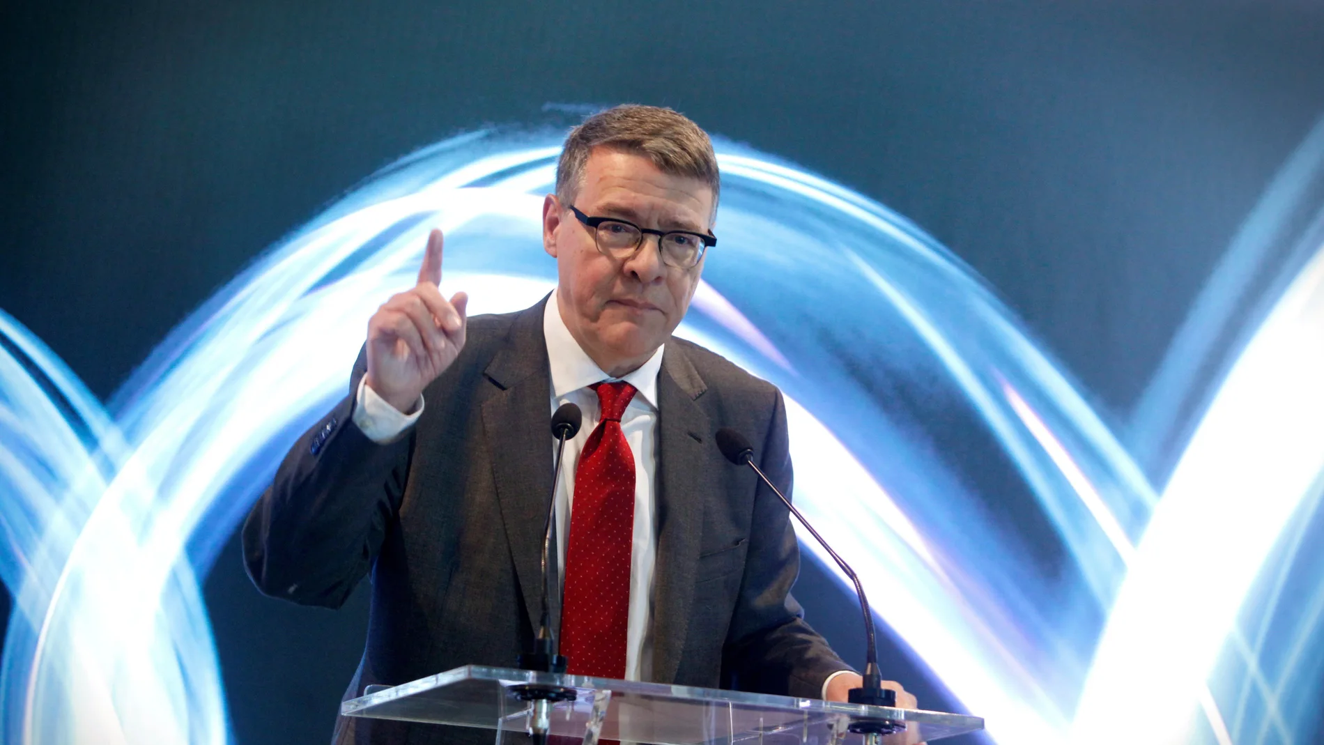 Jordi Sevilla dimitirá mañana como presidente de Red Eléctrica
