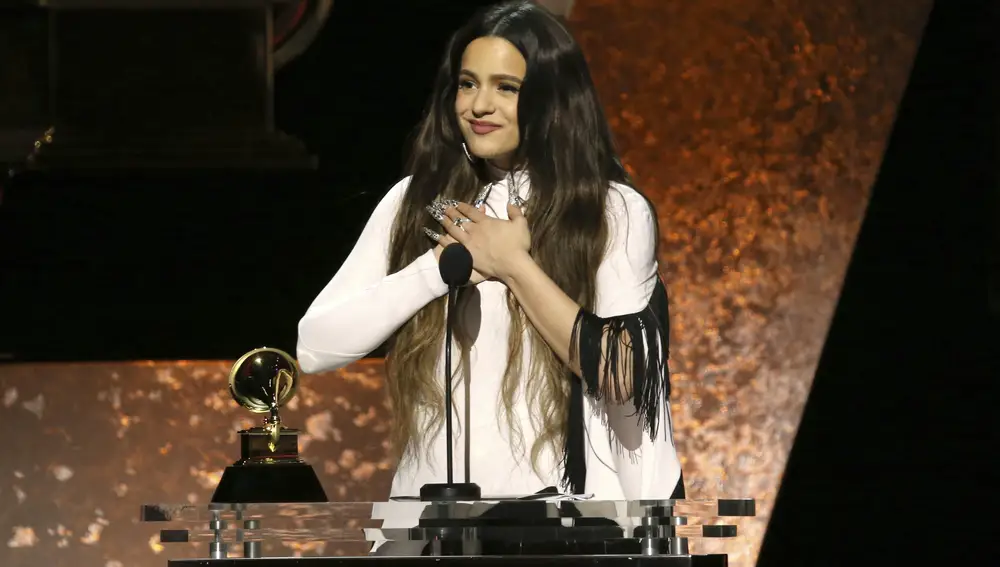 Rosalía recibió el Grammy Latino al Mejor álbum rock, urban o alternativo en la edición de 2020