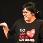 La activista Paloma Palenciano durante la representación de su monólogo