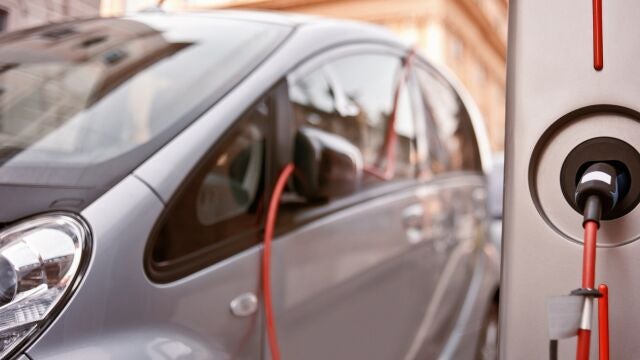 Desarrollan una batería para coches eléctricos que se carga en menos de 5 minutos.