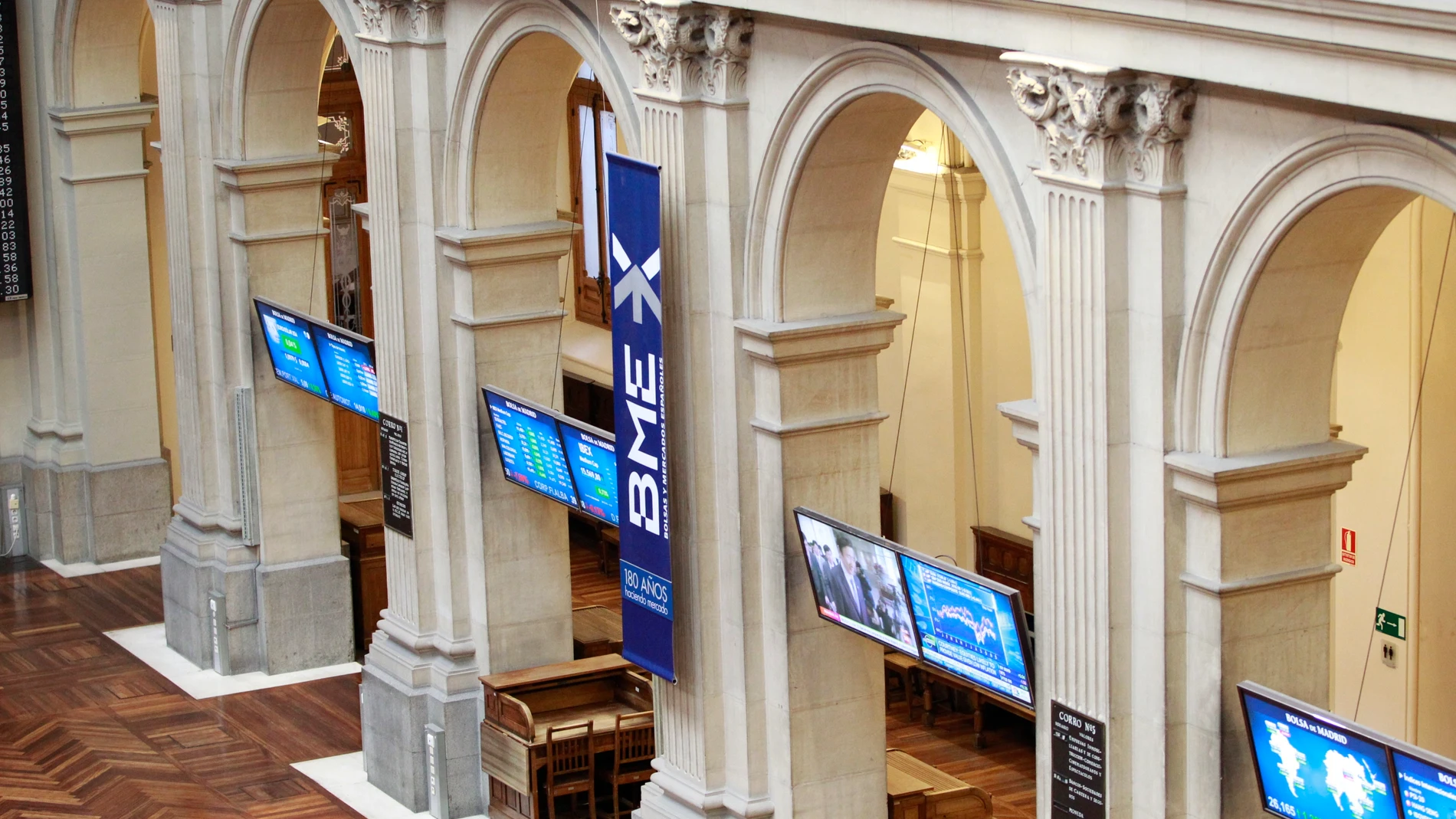 Economía/Bolsa.- El Ibex 35 abre con alza del 0,4% y toca los 9.500 impulsado por Santander (+3%) y pendiente de la Fed