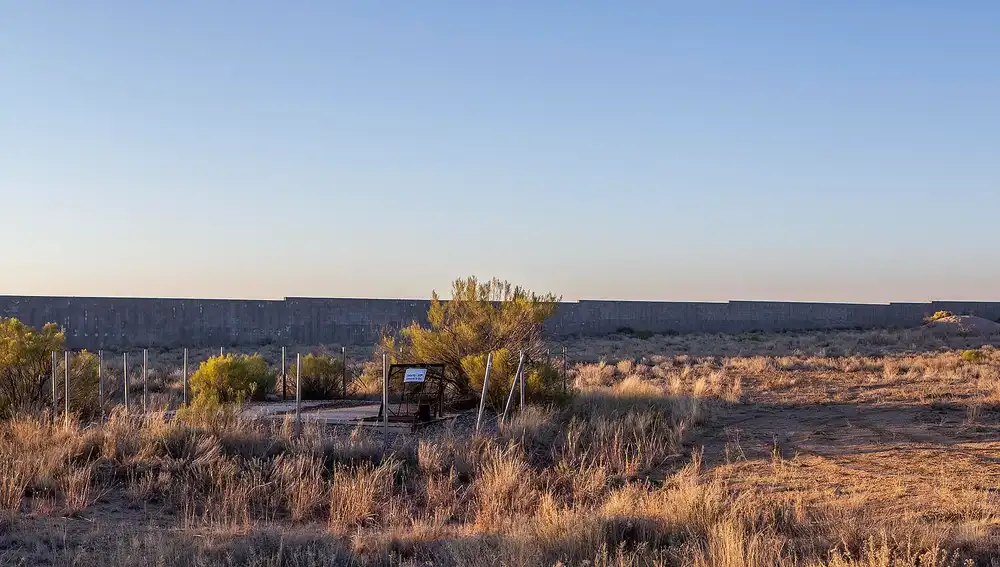 VIsta de la entrada de su nueva casa