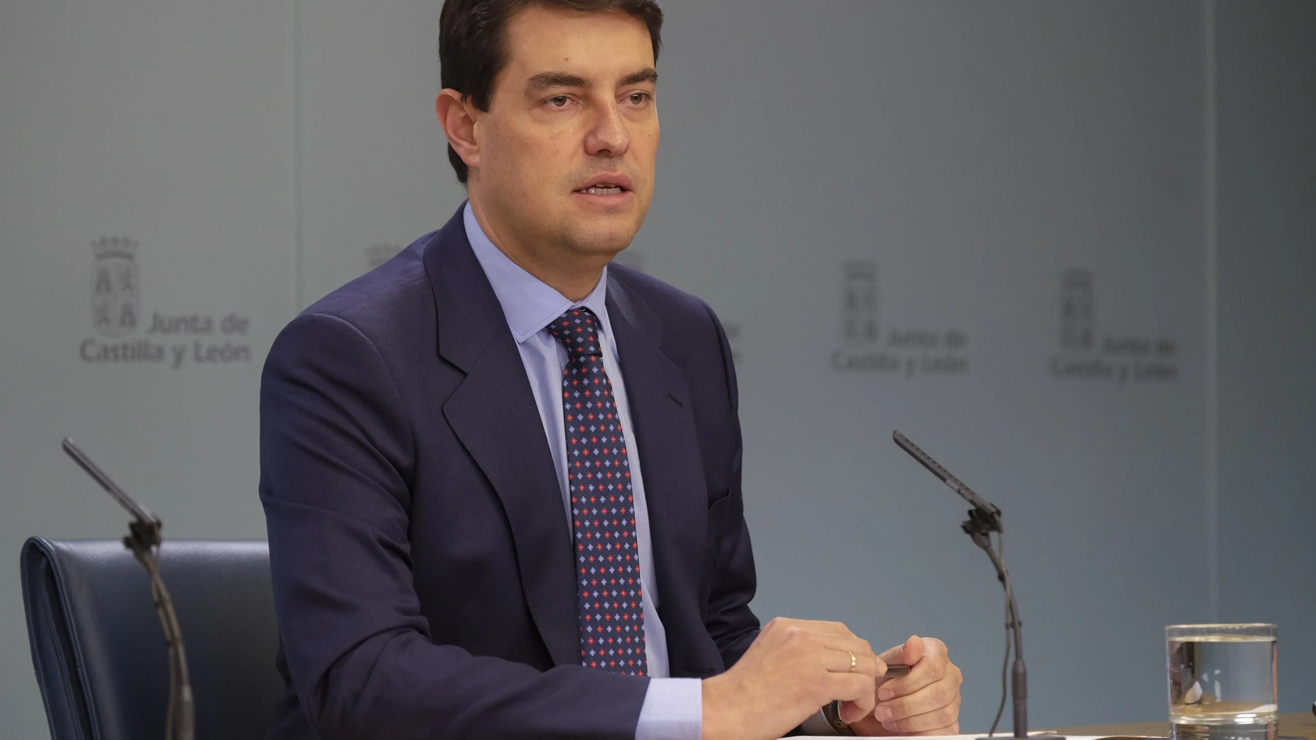 La Junta confía en que la situación de Cataluña no sea "excusa" para "tener paralizado al país"