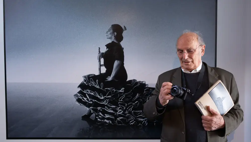 El Centro Cultural La Malagueta se inaugura con una exposición fotográfica del cineasta Carlos Saura, titulada &quot;Flamenco&quot;. EFE/Carlos Díaz