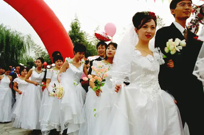 Coronavirus: Prohibido casarse y morirse el 2 de febrero en China