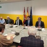 Fernández Mañueco (centro) en la reunión del grupo de trabajo sobre bienestar animal en SalamancaEUROPA PRESS31/01/2020