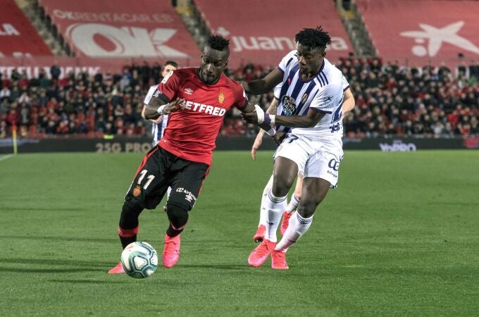 Mohammed Salisu con el Real Valladolid.