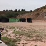 El polémico vídeo de Ortega Smith con un rifle y la “indecente” reacción de Bildu