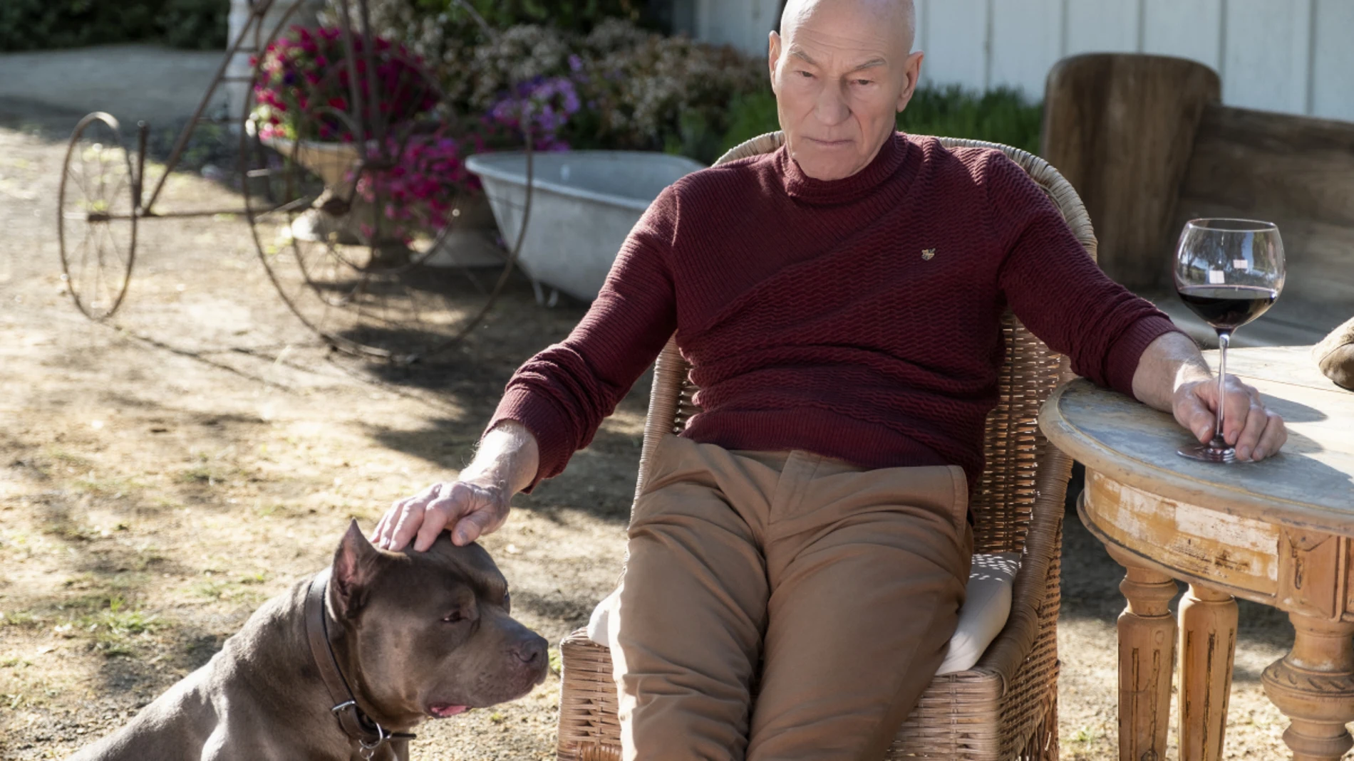 Patrick Stewart, en «Stark Trek: Picard», interpreta al capitán en su época de jubilación