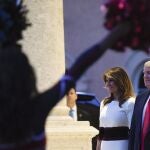 El presidente Donald Trump, junto a su mujer Melania, en su residencia de Mar a Lago antes de la Super Bowl/AP