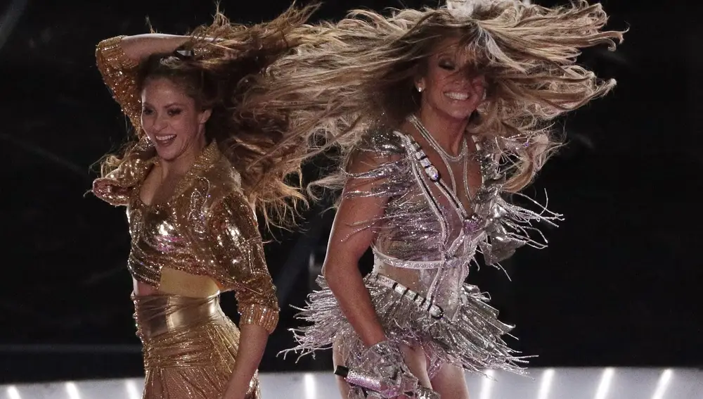 Jennifer López y Shakira, durante la actuación