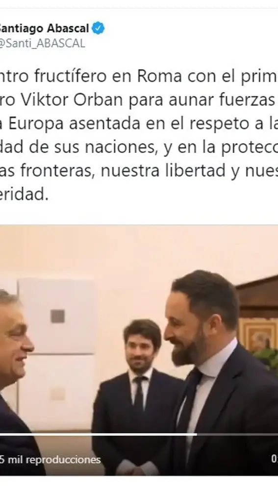 Imagen de un comentario en Twitter del presidente de Vox, Santiago Abascal, sobre su encuentro con el primer ministro de Hungría, Viktor OrbanTWITTER04/02/2020