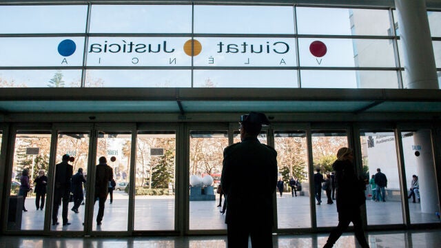La Audiencia de Valencia ha condenado a seis años de inhabilitación al exsecretario del Ayuntamiento de Benisanó por prevaricación