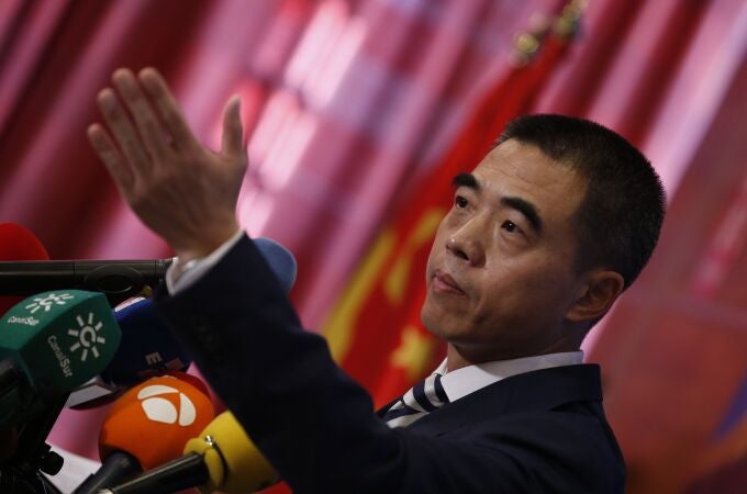 GRAF4277. MADRID, 04/02/2020.- El encargado de Negocios de China en España, Yao Fei durante una rueda de prensa celebrada este martes en la embajada china en Madrid para informar de la actualidad del coronavirus 2019 n-CoV. EFE/Javier Lizón