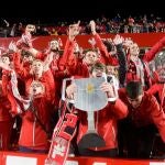 La afición del Granada celebra el pase a semifinales de la Copa del Rey