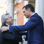  Alberto Fernández sigue a Sánchez y tipificará el enaltecimiento de la dictadura