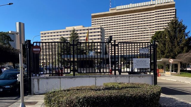 Entrada al Hospital Gómez Ulla de Madrid