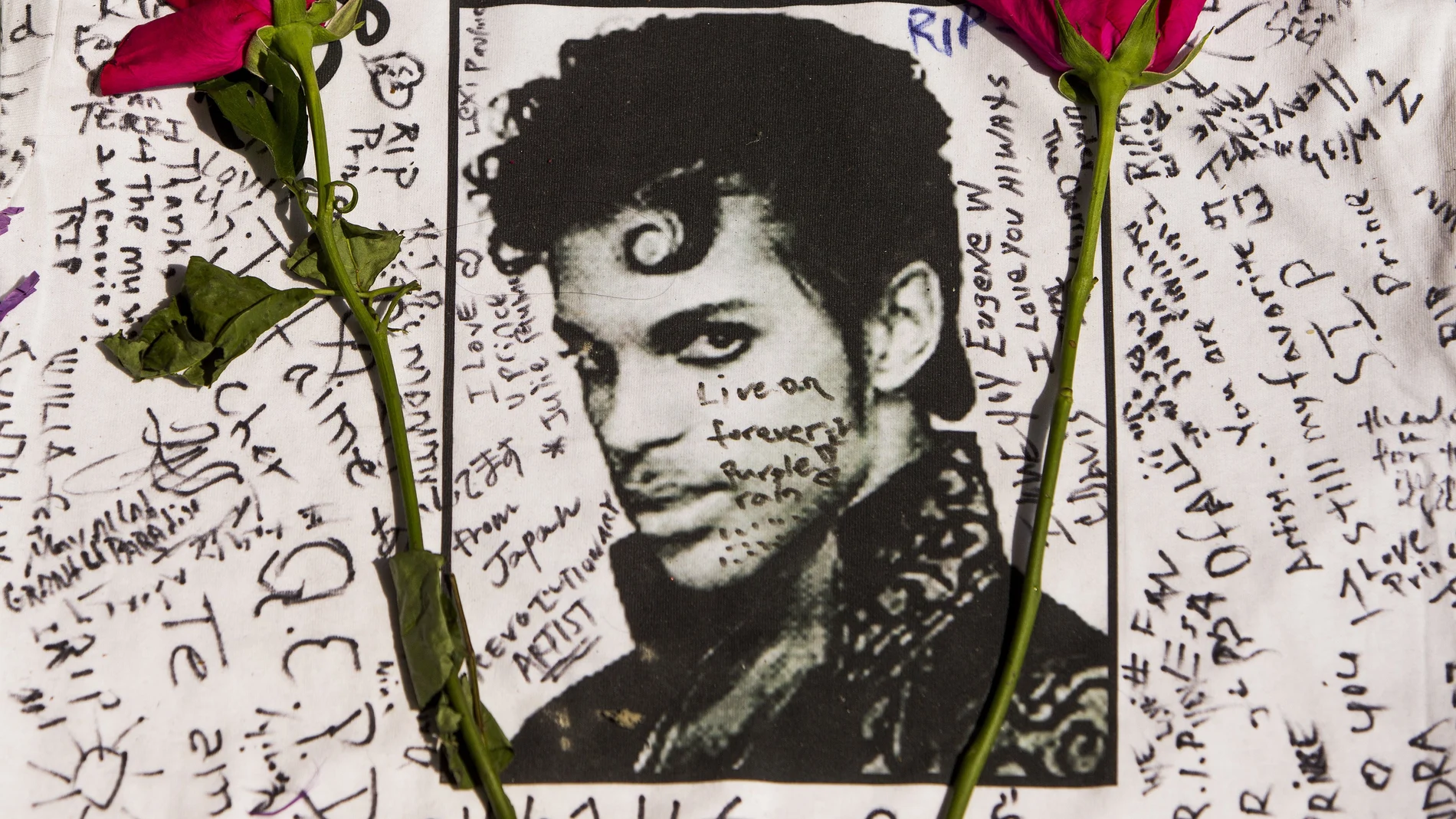 El cantante Prince falleció a los 57 años. (AP Photo/Andres Kudacki, File)