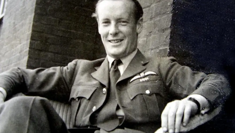 William Henry Rodhes-Moorrhouse, uno de los primeros pilotos en ser condecorado con la Cruz de la Victoria
