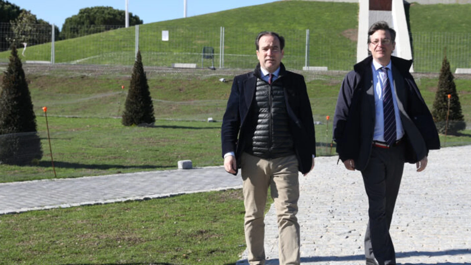 El delegado del área de Medio Ambiente y Movilidad, Borja Carabante (izquierda).