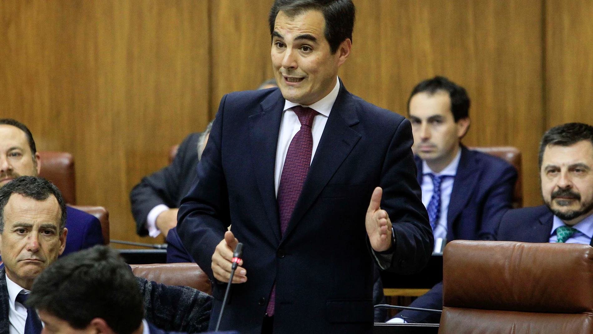 José Antonio Nieto durante el pleno del Parlamento