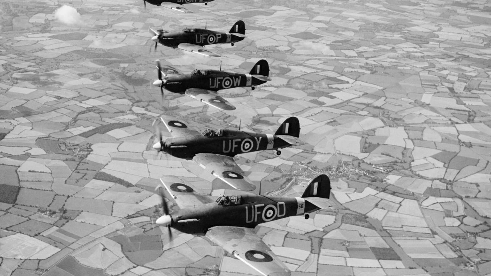 Así era el escuadrón de millonarios de la RAF en la Segunda Guerra Mundial:  ginebra, aviones y chicas