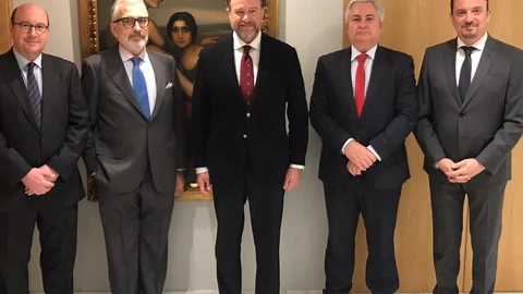 Directivos de Caja Rural del Sur y de Asaja Córdoba tras la firma del convenio para el año 2020