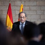El president de la Generalitat, Quim Torra, en declaraciones ante los medios de comunicación tras su reunión con el presidente del Gobierno, Pedro Sánchez