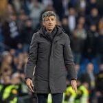 El entrenador de la Real Sociedad, Imanol Alguacil durante el partido ante el Real Madrid, de cuartos de final de la Copa del Rey, este jueves en el estadio Santiago Bernabéu