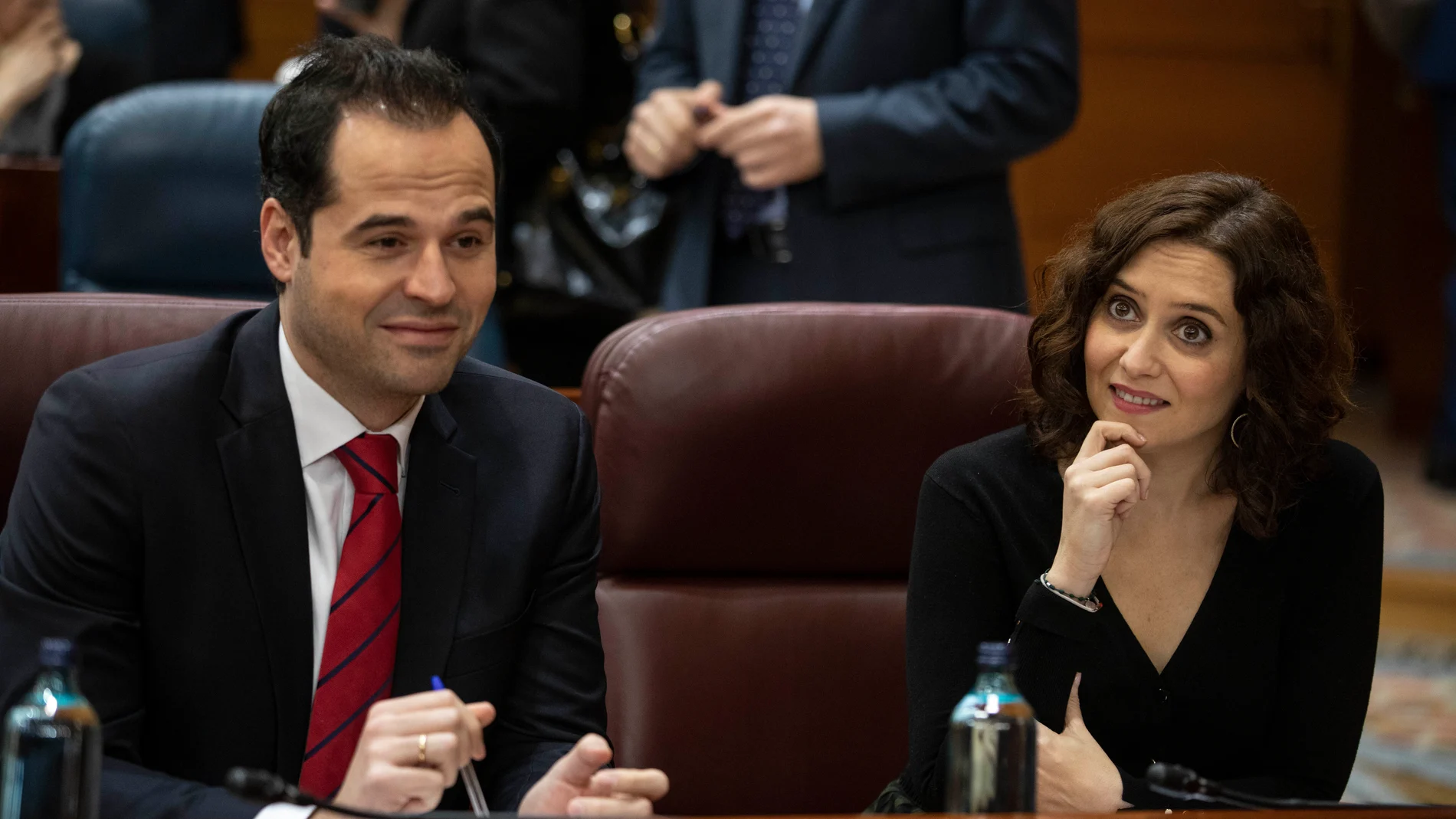 Pleno de la Asamblea de Madrid. Isabel Díaz Ayuso e Ignacio Aguado.